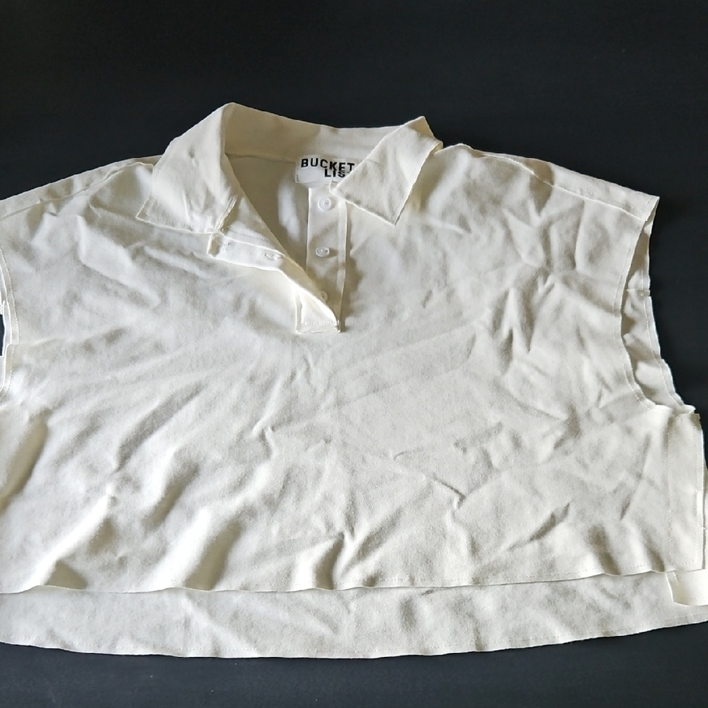 BUCKETLIST Classic White Top